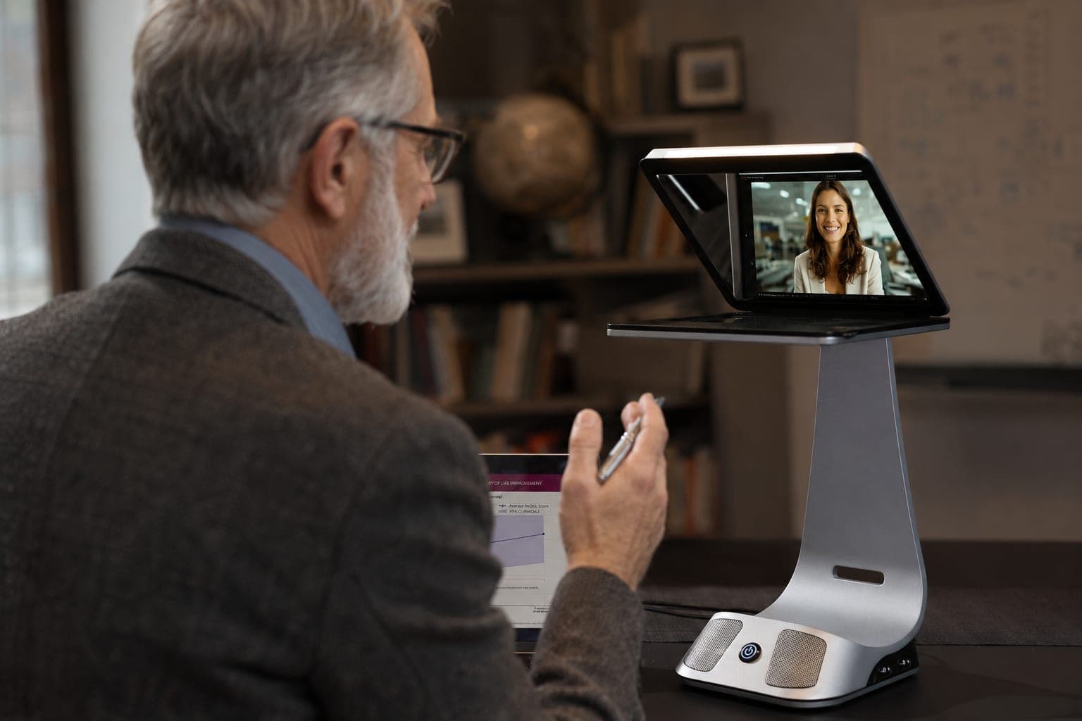 Educator delivering a virtual lecture using iVi